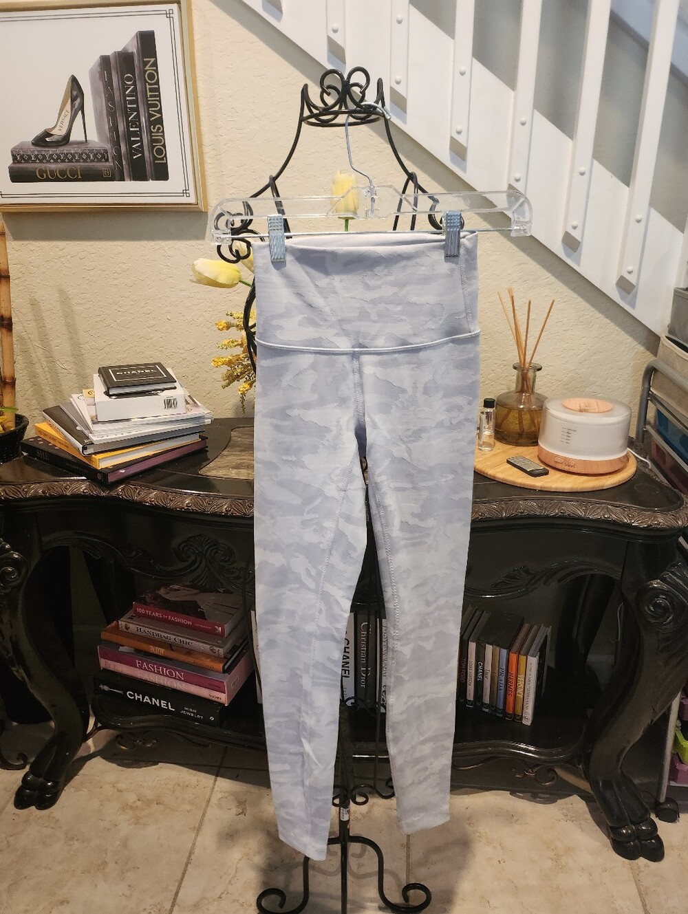 Lululemon leggings size 2 - Picture 2 of 5